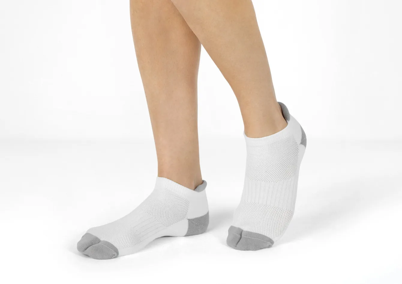 OrthoFeet Diabetic Socks|Bunion Socks<Bunion Relief, Padded Low Cut Socks - White