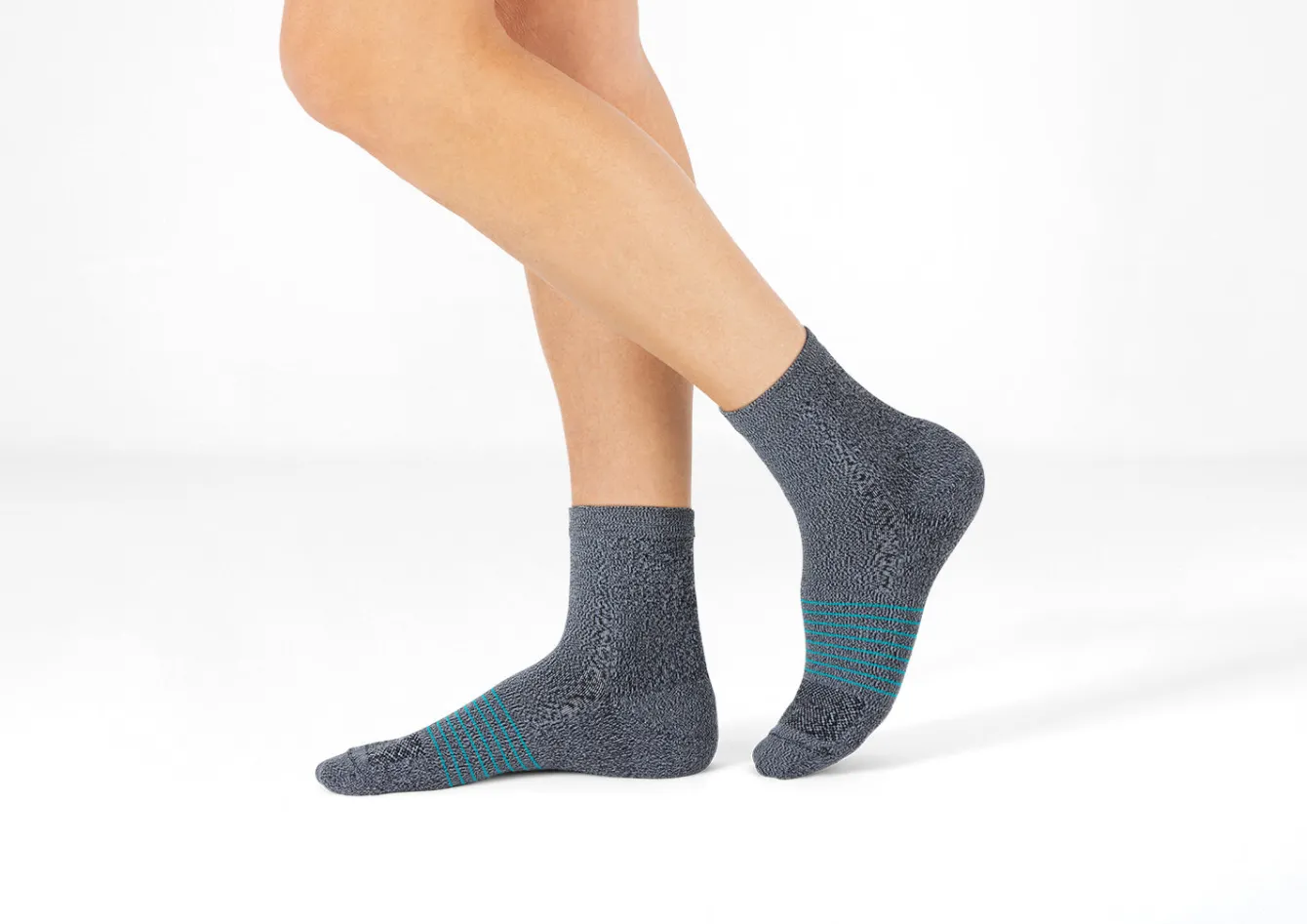 OrthoFeet Compression Socks<Compression Ankle Socks 15-20 mmHg - Gray/Teal Stripe