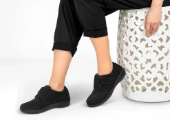 OrthoFeet Casual Shoes<Wichita - Black