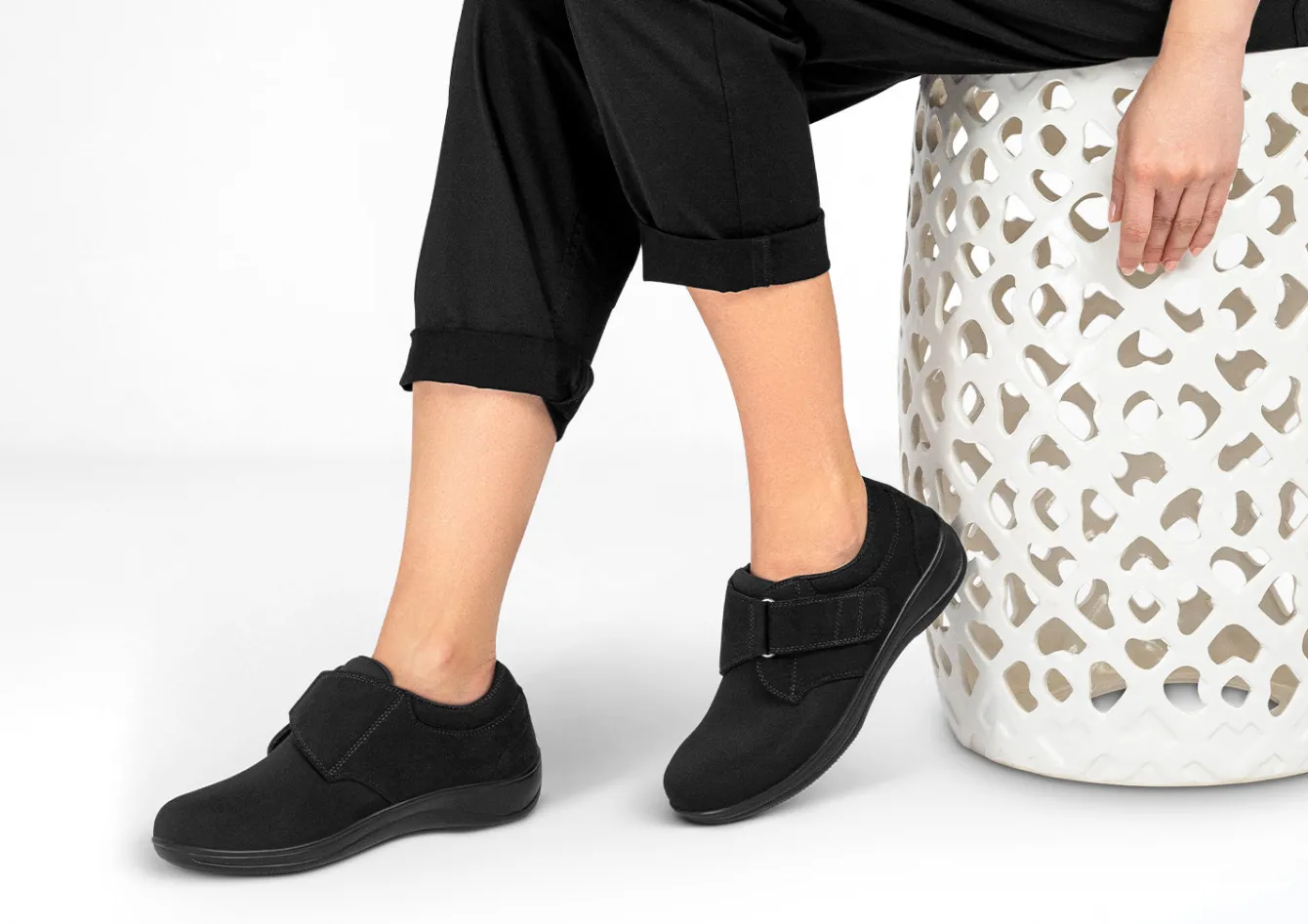 OrthoFeet Casual Shoes<Wichita - Black